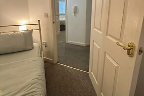 2 Bed Wolverhampton Apartment-sleeps 5
