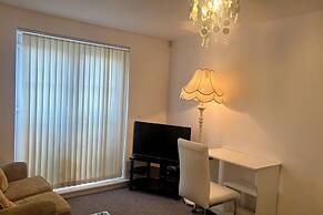 2 Bed Wolverhampton Apartment-sleeps 5