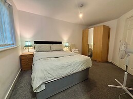 2 Bed Wolverhampton Apartment-sleeps 5