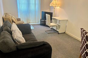 2 Bed Wolverhampton Apartment-sleeps 5