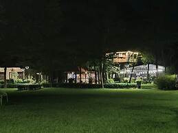 Garden Centre Resort