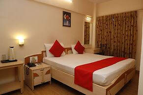 HOTEL WOODLAND