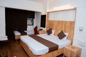 HOTEL WOODLAND