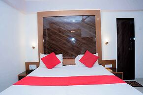 HOTEL WOODLAND