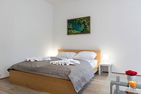 Sweet 2BR Apt Prime Vienna Spot