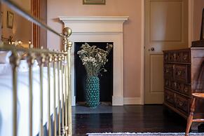 Stunning 4BD Home in Worcestershire