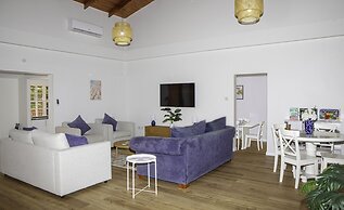 Hello Summer! 4 Bedroom Villa