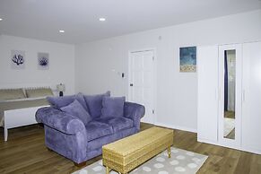 Hello Summer! 4 Bedroom Villa