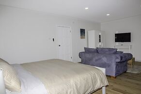 Hello Summer! 4 Bedroom Villa