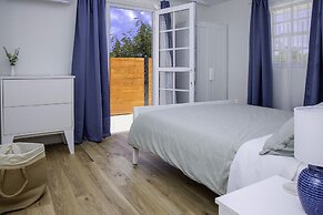 Hello Summer! 4 Bedroom Villa