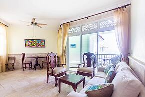 Ocean Front, Direct Access to the Beach!