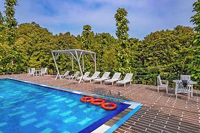 Green Peak Resorts