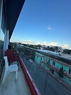2BR Penthouse with Rooftop Pool