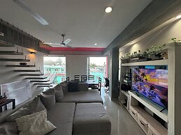 2BR Penthouse with Rooftop Pool