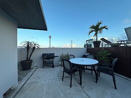 2BR Penthouse with Rooftop Pool