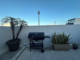 2BR Penthouse with Rooftop Pool