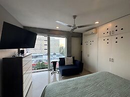 2BR Penthouse with Rooftop Pool