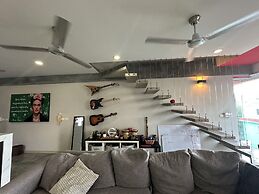 2BR Penthouse with Rooftop Pool