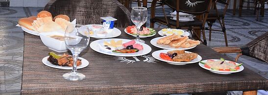 Nefri Pyramids Hotel