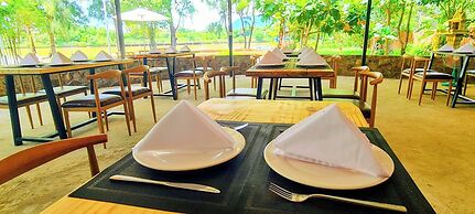 Sun&Roots Lodge Restaurant and Bar