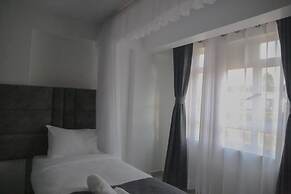Grand Turaco Hotel