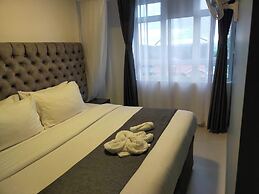 Grand Turaco Hotel
