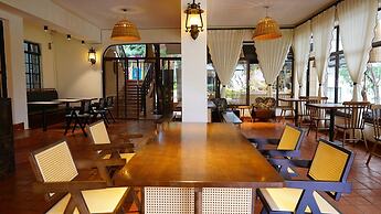 ZZZ Hostel & Restaurant