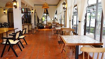 ZZZ Hostel & Restaurant