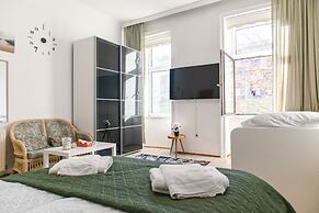 Comfortable 3BR Apt Danube Millennium