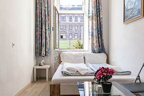 Comfortable 3BR Apt Danube Millennium