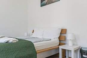 Comfortable 3BR Apt Danube Millennium