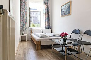 Comfortable 3BR Apt Danube Millennium
