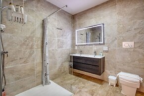Stylish Apartment - Breathtaking Views in Xlendi