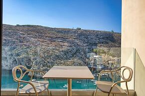 Stylish Apartment - Breathtaking Views in Xlendi