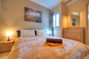 Spacious Apartment With Pool in Misrah Simar Qala