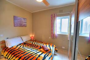 Spacious Apartment With Pool in Misrah Simar Qala