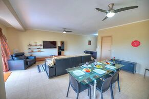 Spacious Apartment With Pool in Misrah Simar Qala