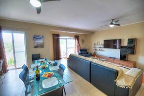 Spacious Apartment With Pool in Misrah Simar Qala