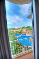 Spacious Apartment With Pool in Misrah Simar Qala
