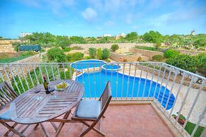Spacious Apartment With Pool in Misrah Simar Qala