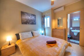 Spacious Apartment With Pool in Misrah Simar Qala