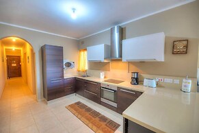Spacious Apartment With Pool in Misrah Simar Qala