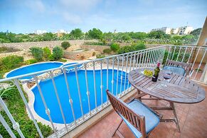 Spacious Apartment With Pool in Misrah Simar Qala