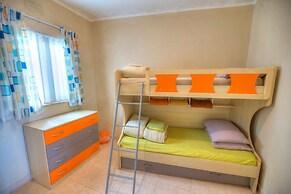Spacious Apartment With Pool in Misrah Simar Qala
