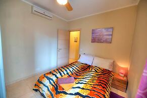 Spacious Apartment With Pool in Misrah Simar Qala