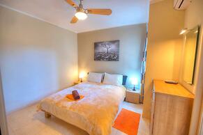 Spacious Apartment With Pool in Misrah Simar Qala
