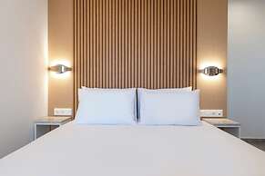 AIRSCAPE HOTEL FREE SHUTTLE ATH AIRPORT