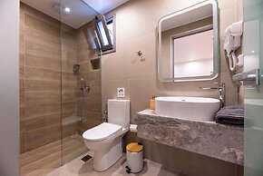 AIRSCAPE HOTEL FREE SHUTTLE ATH AIRPORT