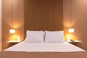 AIRSCAPE HOTEL FREE SHUTTLE ATH AIRPORT