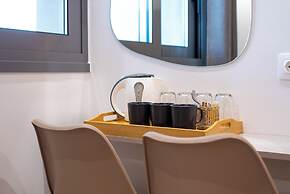 AIRSCAPE HOTEL FREE SHUTTLE ATH AIRPORT